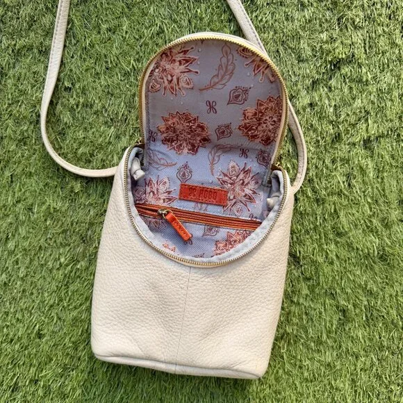 Hobo Fern Beige Leather Crossbody Bag EUC - Picture 4 of 5